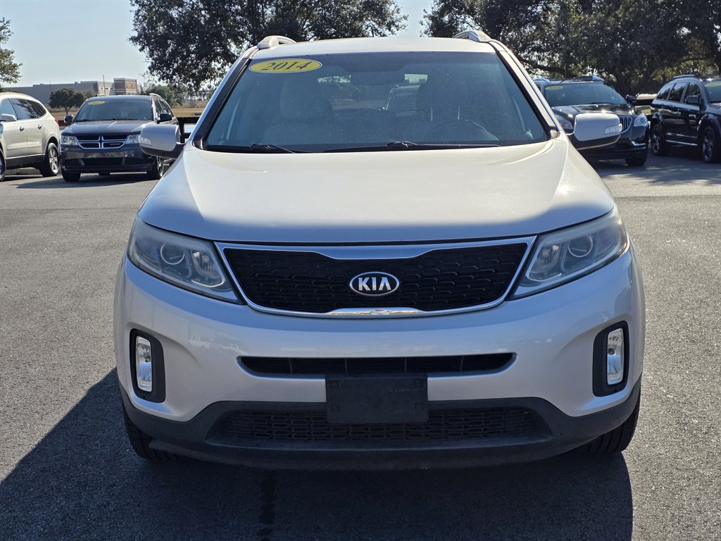 2014 Kia Sorento LX's photo
