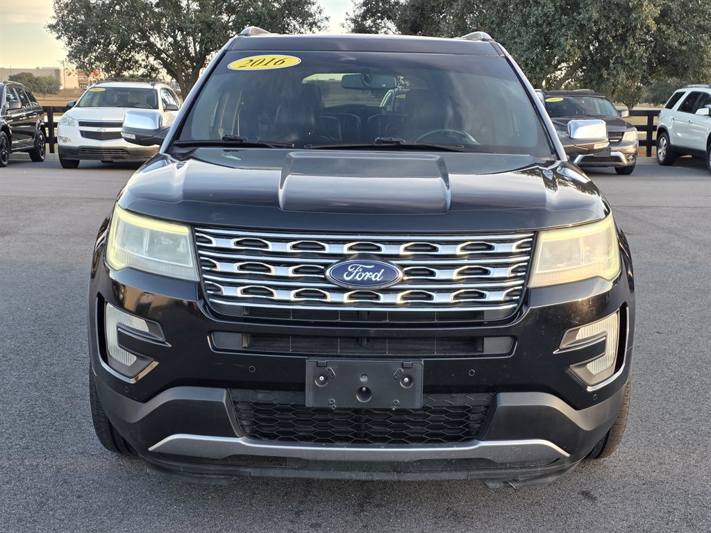 2016 Ford Explorer XLT's photo