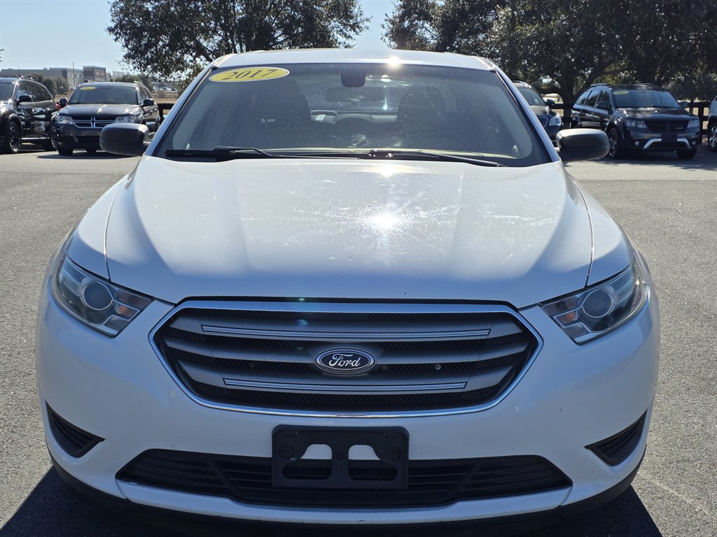 2017 Ford Taurus SE FWD's photo