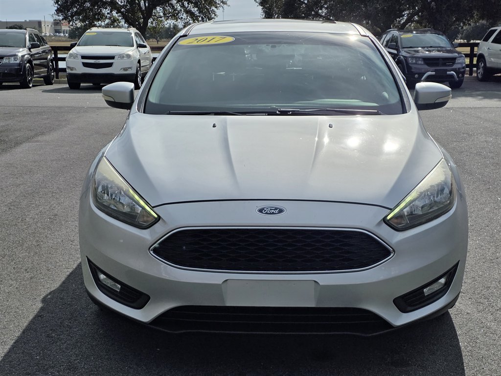 2017 Ford Focus SEL's photo