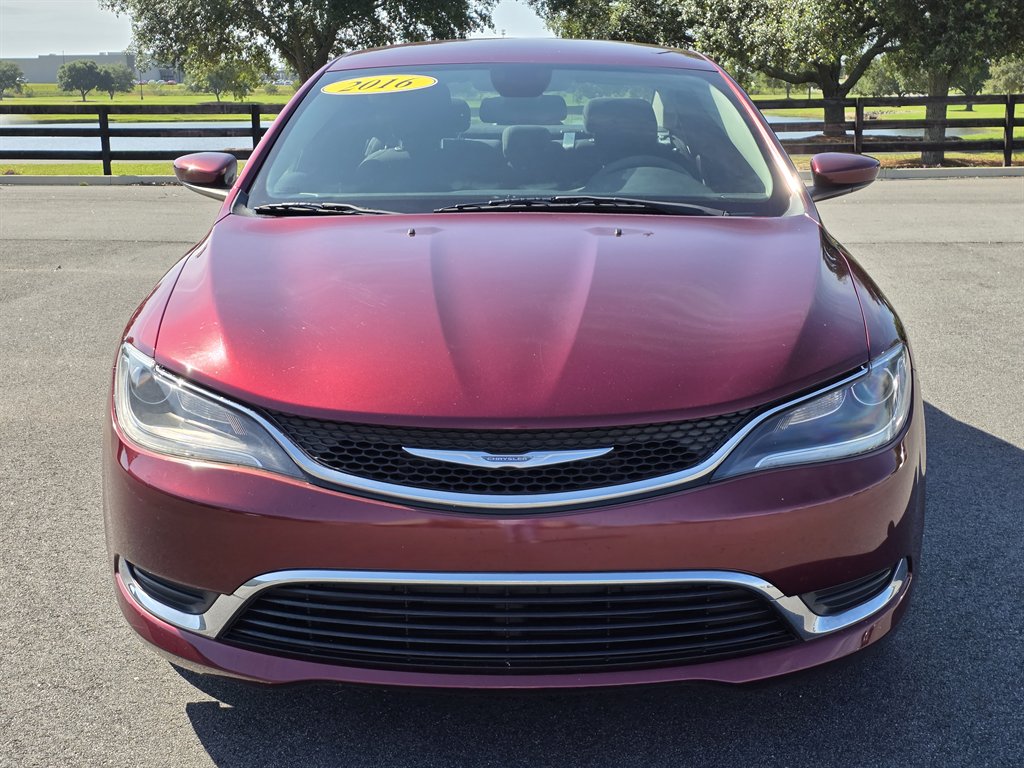 2016 Chrysler 200 Limited's photo