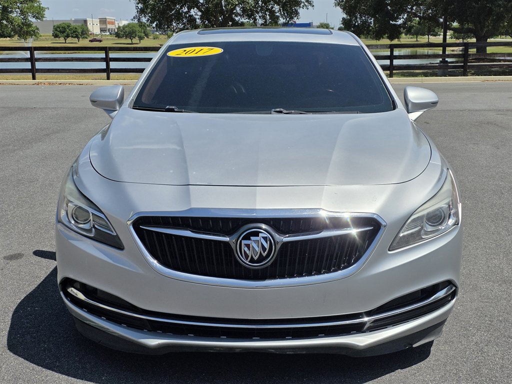 2017 Buick LaCrosse Essence's photo