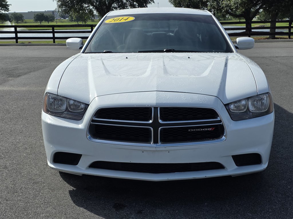 2014 Dodge Charger SE's photo